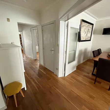 Apartment Spacious 2 Bedroom App In The Center With Balcony