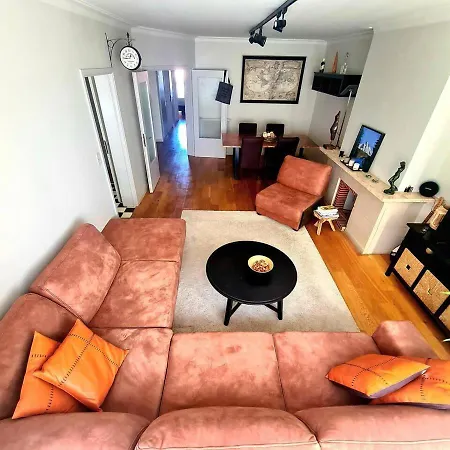 Spacious 2 Bedroom App In The Center With Terrace *